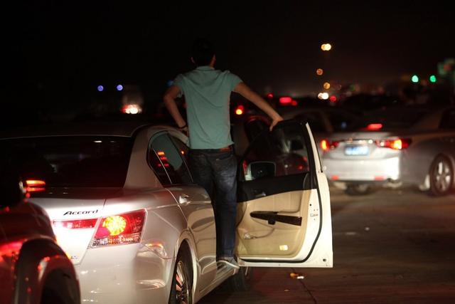 黄金周到来，自己开车不想堵，应该走高速还是走省道？