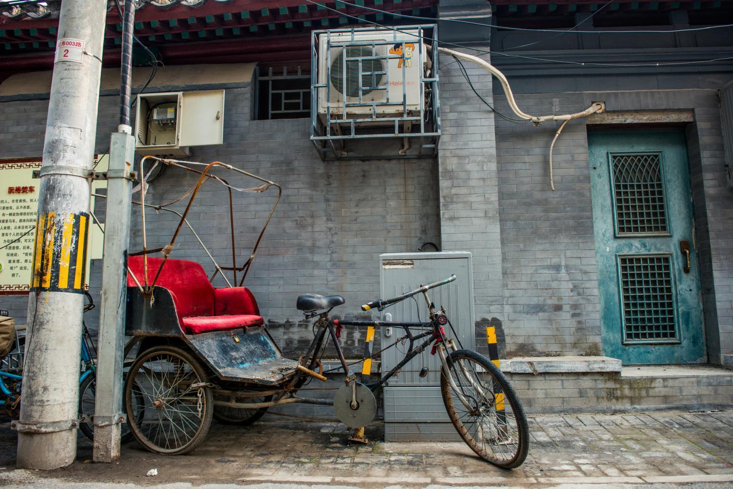 老北京的老胡同,北京最贵的地段里还有这样拥挤的慢生活