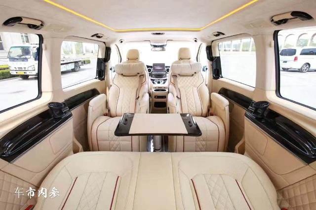 奔驰V260L终结埃尔法，配宝石蓝漆，带1米4双人床，内饰完虐它！