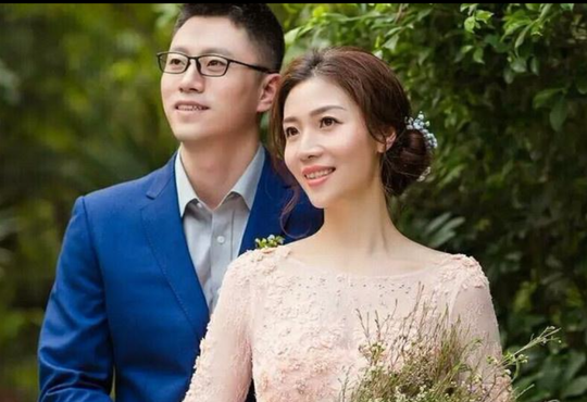 上个月李晓霞结婚的时候,我们看到了一群世界冠军,像马龙,丁宁,刘诗雯