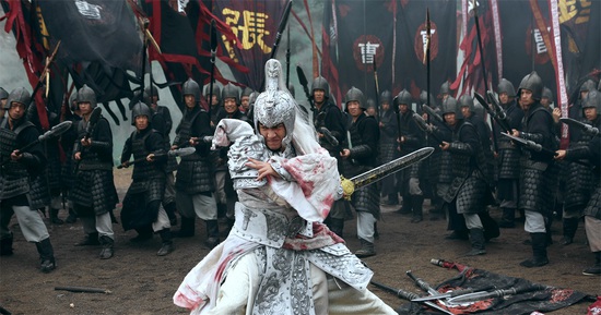 赵云面对曹操83万大军杀了七进七出却被一群畜牲打败了