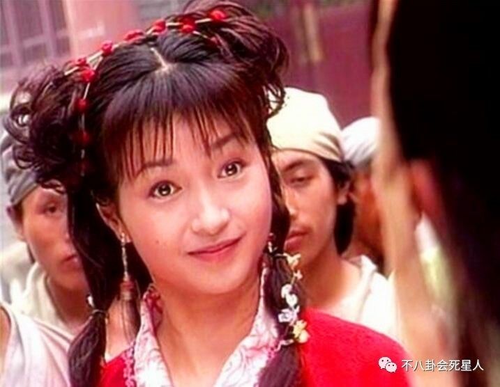 《绝代双骄》演员现状,燕南天成亿万富豪,她无戏可拍转当护士