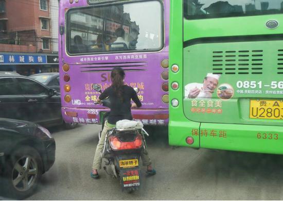 开车上路就怕遇到这几类人，最后一类，开豪车都惹不起