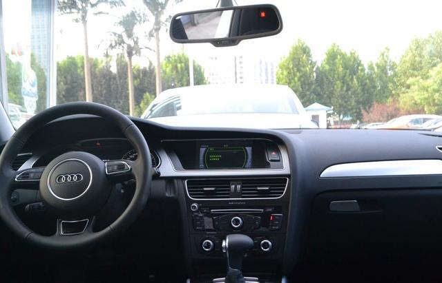 穷途末路的奥迪继续挣扎，奥迪A4L 30周年版发布上市