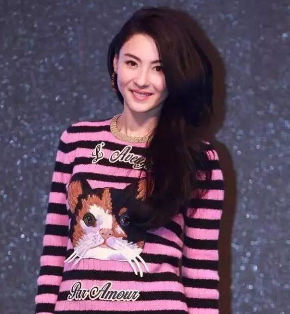 张柏芝和杨颖同穿粉色,你觉得谁更美?