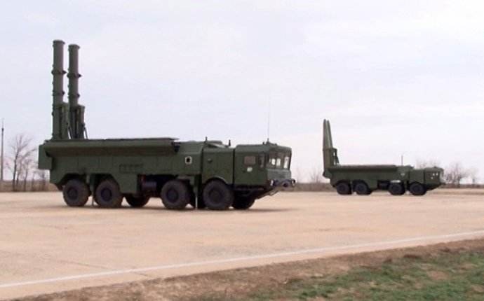 美军M270服役34年仍是世界现役最好火箭炮：以技术领先中俄！