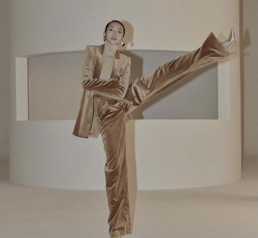 鬼马精灵雎晓雯时尚大片,这双腿"已经"逆天啦|晓雯