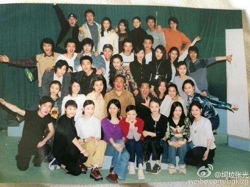 刘亦菲早年美国旧照曝光,20年一张脸的她们不