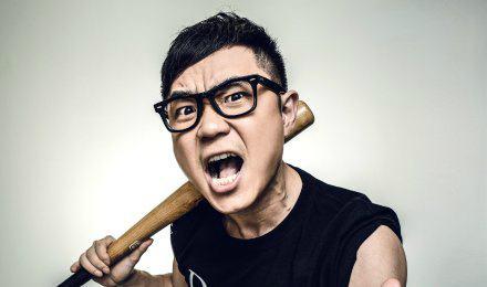 缝纫机乐队票房猛跌,大鹏跪求观众给次机会,网友:别做梦了!