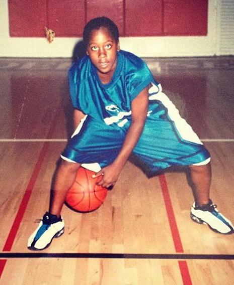 哈登:哈登从小热爱篮球 大胡子以前并不是大胡子