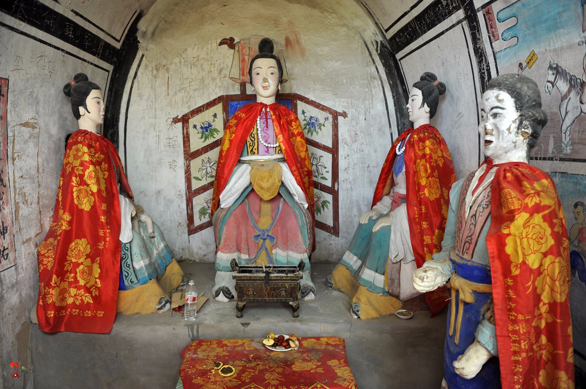 触目惊心!千年古城不收费,娘娘庙惨遭刻划