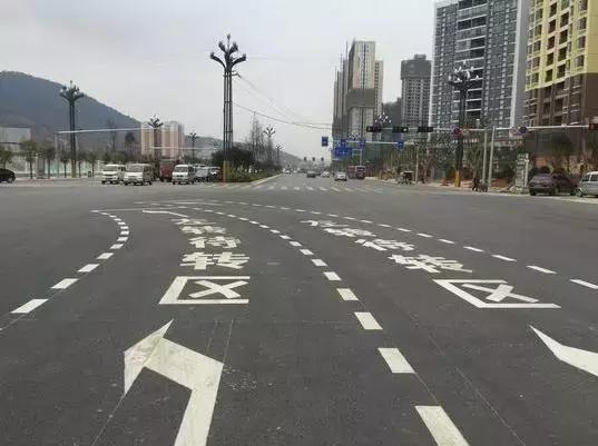 新手司机注意了，左转和调头的区别很大，不留神扣6分！