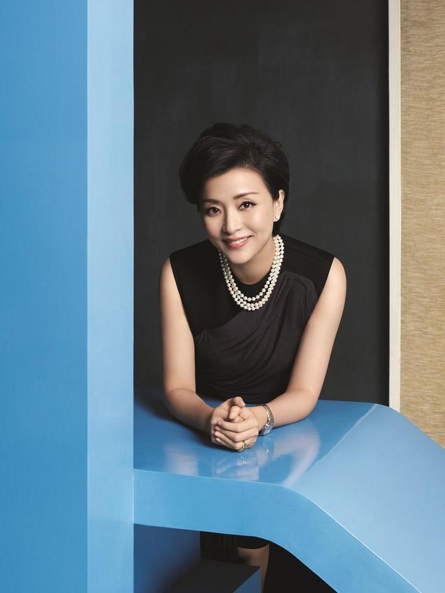 作为王健林的老婆,林宁是个颇为有气质的女人,落落大方,她经常出现在