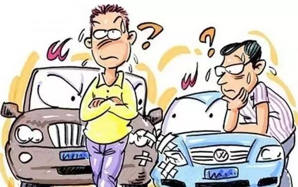 返程大堵车，发生碰撞不着急，拍好4张照片就可以了