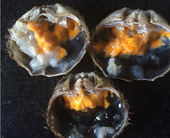 如何用螃蟹做出一道嫩滑鲜美的蟹黄豆腐