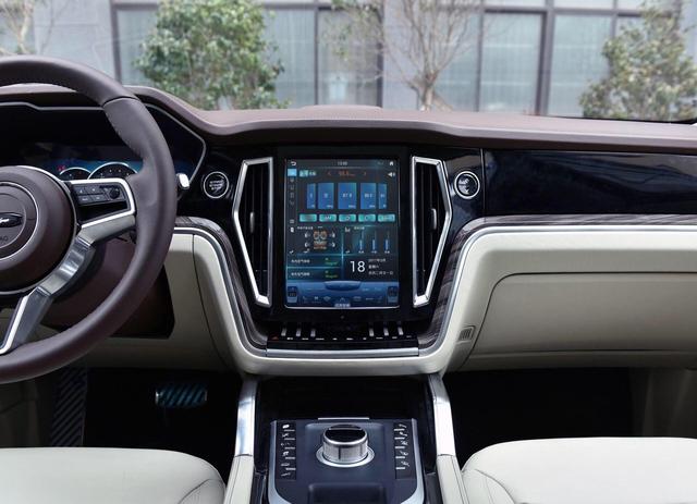 不用吃苦也能开“路虎”！国民豪华仅售12万起，油耗仅有8L