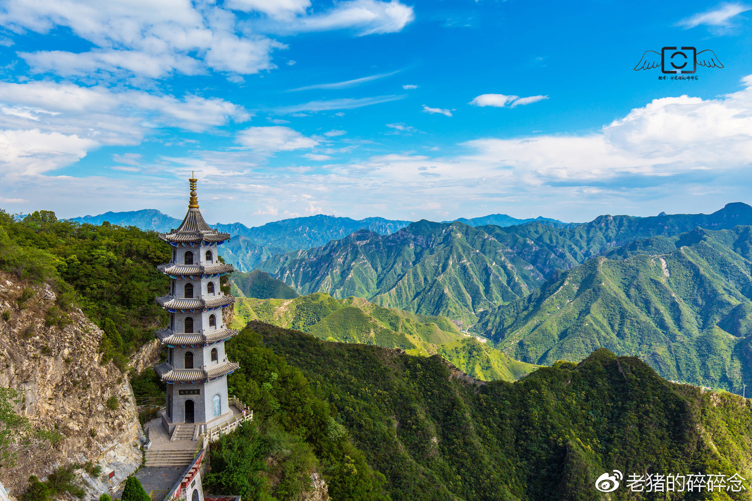蟠桃宫,圣水寺,关帝祠等建筑群体及众多景点,景观,又重新隐现于奇峰