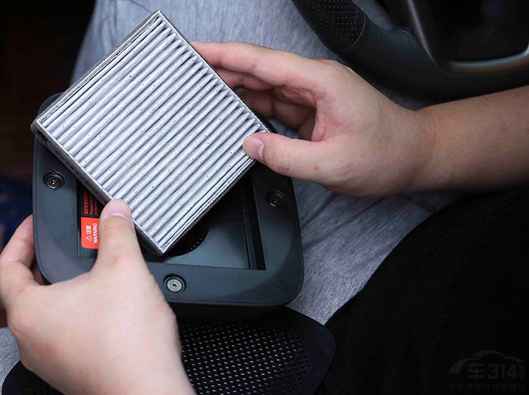 全家自驾出游你需要带上TA—博世Smart S300车载净化器