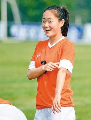 杨曼,11-李影,18-邵丹,21-吕亚童,25-黄彩辉,27-张文昭,33-赵歆翟山东