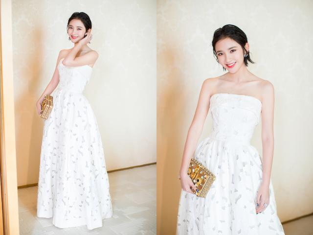 爱上唐艺昕的100个原因，因为她的笑，还是因为她的穿？