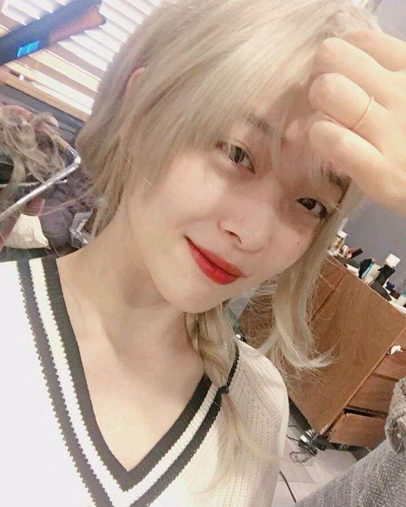 sm公司第一美女雪莉ins更新照片,昔日清纯少女蜕变为性感女郎