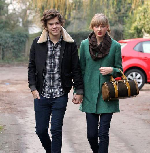 还安排他当时的女朋友anne vyalitsyna与他同台