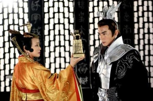 细思极恐,为什么孙悟空被压在山下是露出脑袋