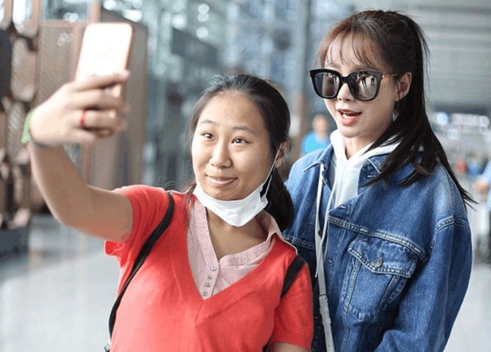 虹桥一姐如何从追星路人粉华丽变身为专业粉