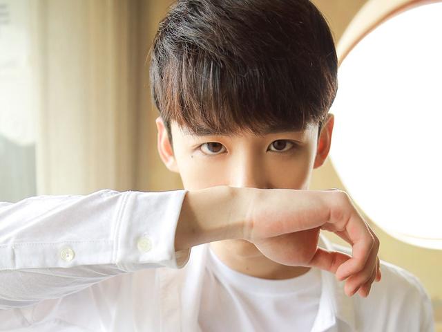 白敬亭回应郑爽恋情疑好事将近?女友粉称一天