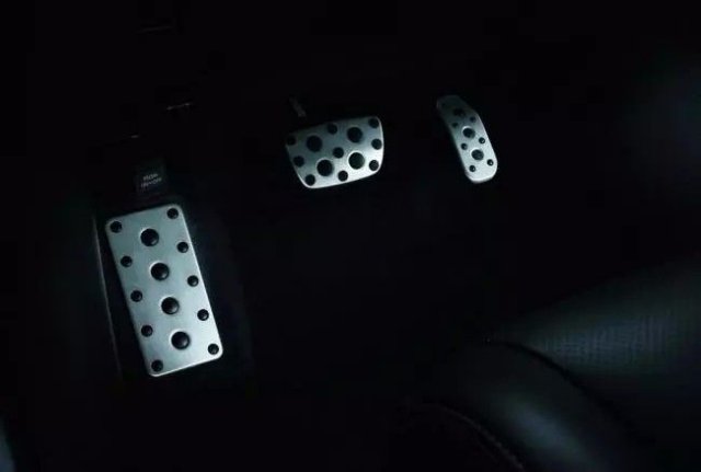 踩刹车总是感觉制动不明显，脚感软绵绵？