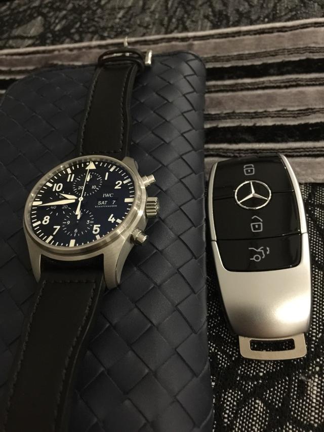 奔驰e级200l四驱提车感受车主没必要争论808和807到底谁更好