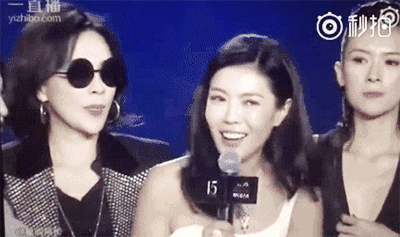 在塑料姐妹花盛行的年代，这些姐妹情深的闺蜜装让我仍选择相信爱