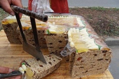 到了新疆才发现,原来当地人都不吃新疆切糕