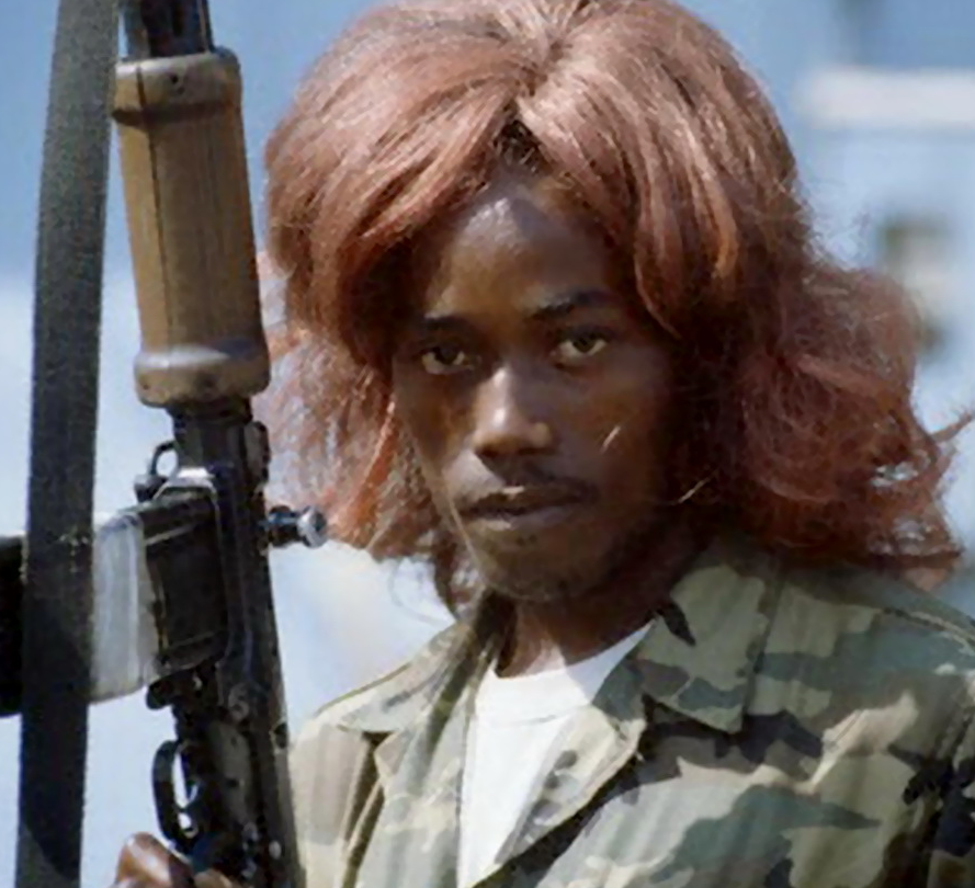 上战场还是去做饭严酷惨烈的战争到了非洲怎么玩起了行为艺术