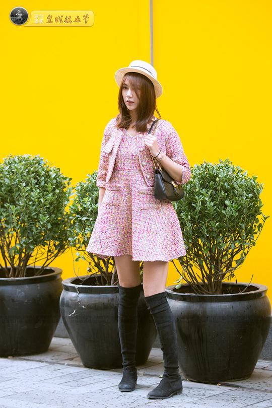 街拍：每一个女孩子都爱美 自信才是一个女人最美的东西
