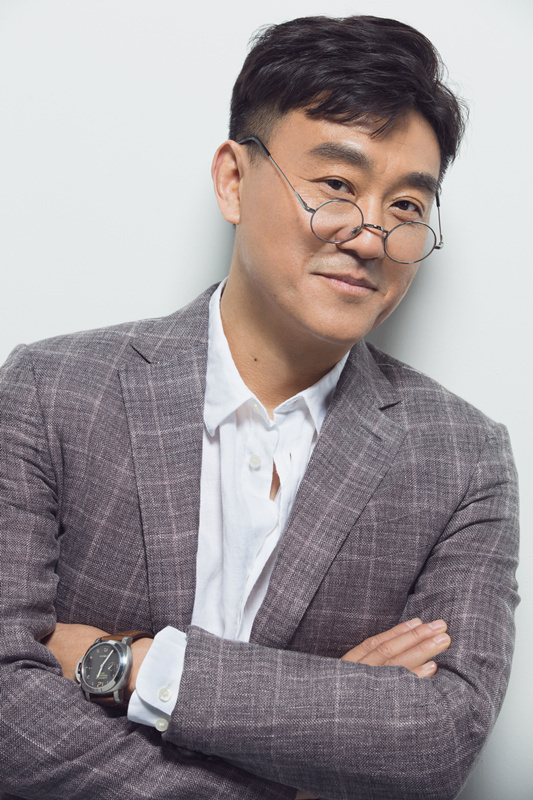 何冰《情满四合院》热播"北京爷"变"diss王"