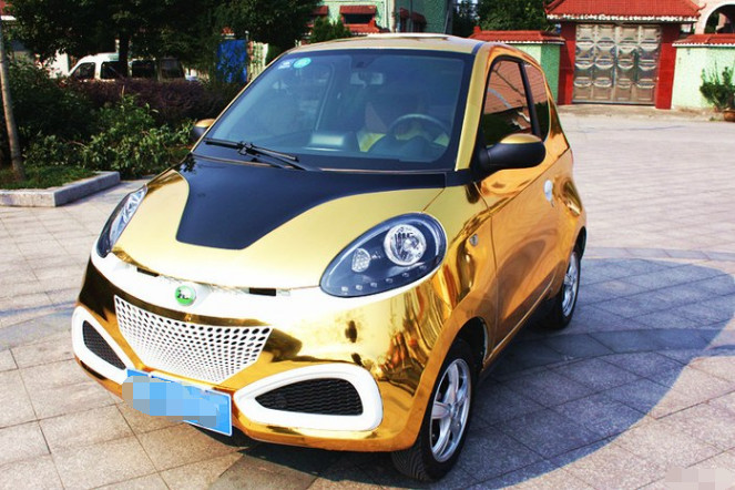 83万落地"土豪金"知豆301b,开回小区引围观