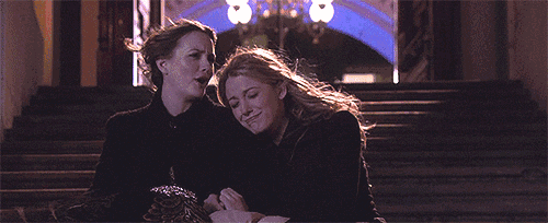 在塑料姐妹花盛行的年代，这些姐妹情深的闺蜜装让我仍选择相信爱