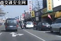 开错车门，断送一生，这才是车门的正确打开方式！