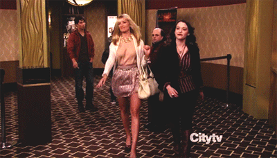 在塑料姐妹花盛行的年代，这些姐妹情深的闺蜜装让我仍选择相信爱