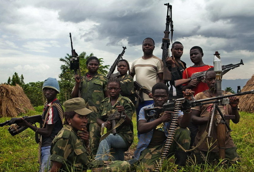 上战场还是去做饭 严酷惨烈的战争到了非洲怎么玩起了行为艺术