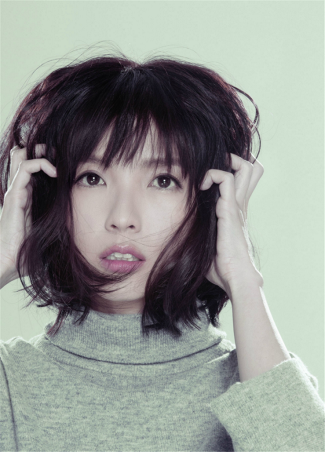 以及《不怕不怕》等歌曲,没错,她就是当年爆红的新加坡歌手郭美美