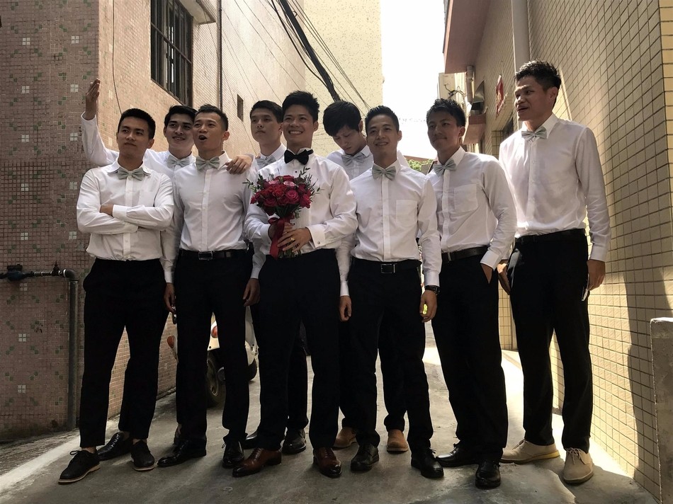 亚洲飞人苏炳添今日结婚迎亲 新娘花枝招展就等新郎