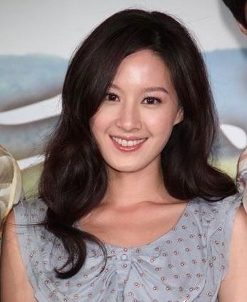 飘柔女神,被传是周杰伦女友,闪婚生女,婚礼当天新郎却未出席