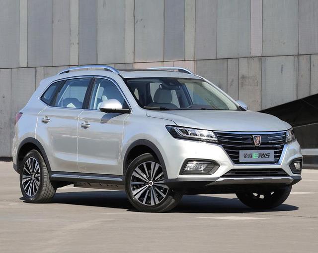 正文砖叔点评:作为最早开发纯电动车的企业之一,比亚迪出品的宋ev300