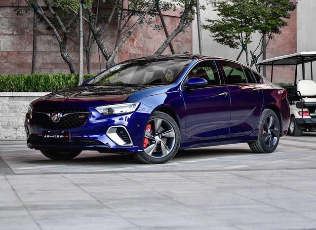 当别克新君威遇到蒙迪欧，两款时尚轿车谁更强？除了运动还有啥