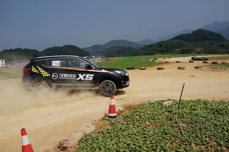 力压哈弗、奇瑞 汉腾X5称霸CSC城市精英超级短道联赛