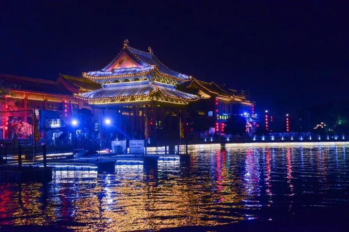 八朝古都,千年开封,夜游御河