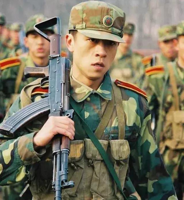 了电影《冯齐的忏悔》,并因此获得了第34届国际艾美奖最佳男演员提名