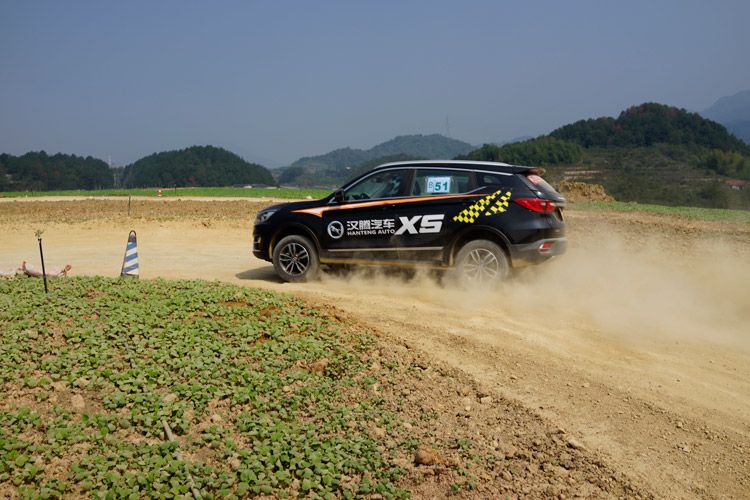 力压哈弗、奇瑞 汉腾X5称霸CSC城市精英超级短道联赛